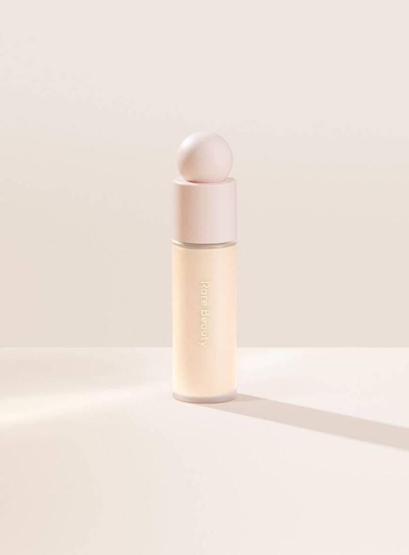 Social Liquid Touch Weightless Foundation 