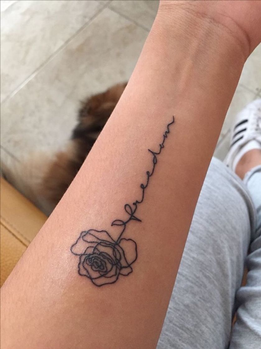 Moda Tattos rosas inspiração 