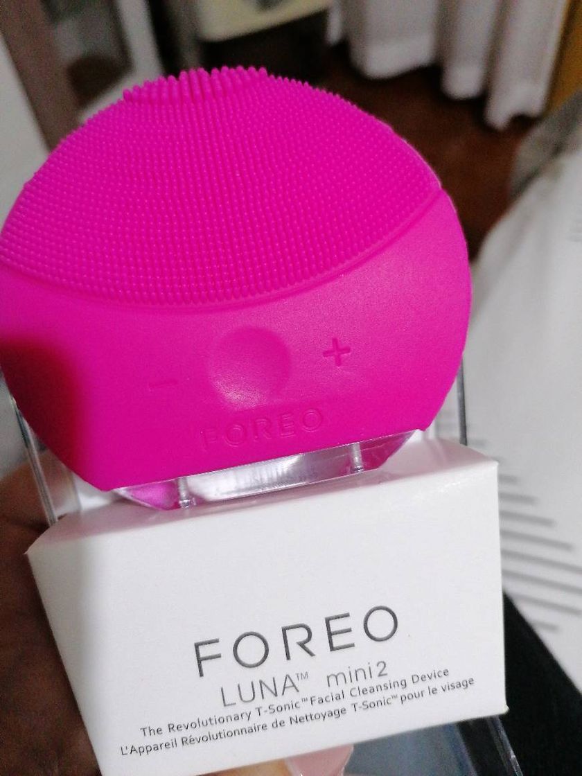 Belleza LUNA mini 2 de FOREO es el limpiador facial con modo anti-edad.