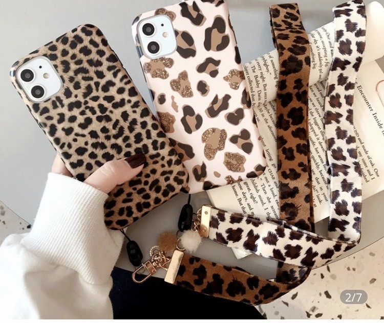 Products Capa iPhone leopardo 