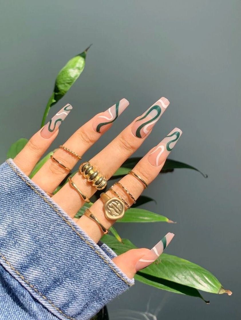 Moda unhas aesthetic verde💚