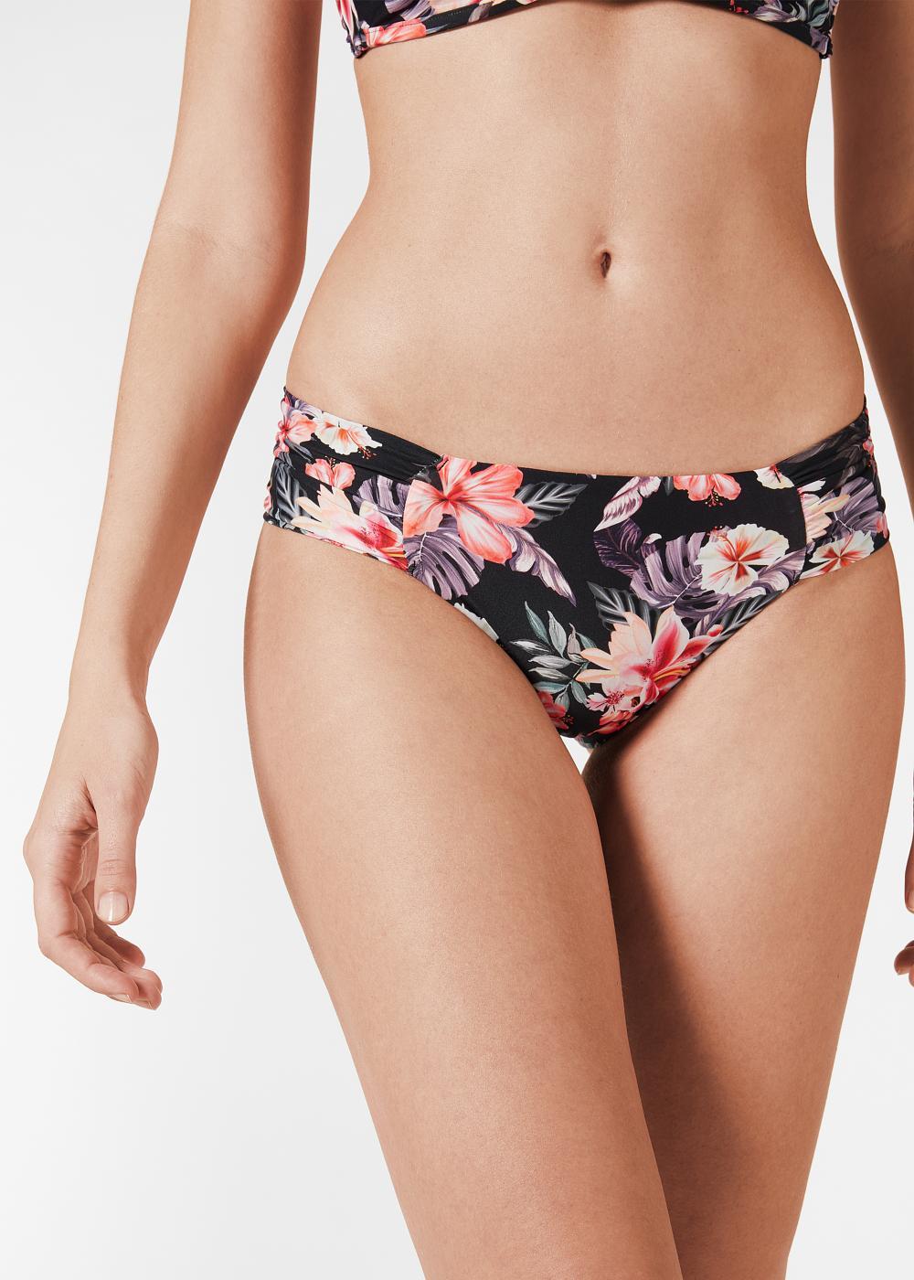 Moda Compre partes de baixo de biquíni de cintura alta na Calzedonia