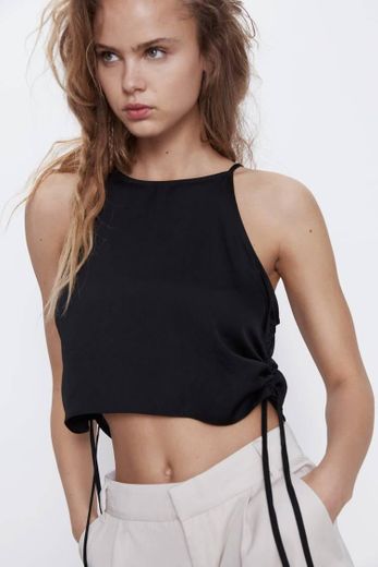 Blusa cropped com franzidos 