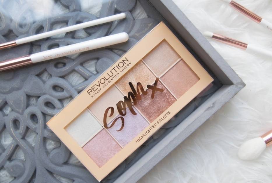 Product Makeup Revolution Soph x Highlighter Pallete 