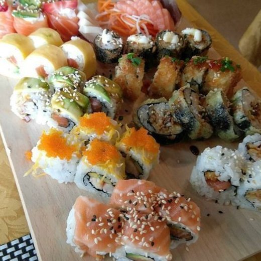 Roiyaru Sushi House