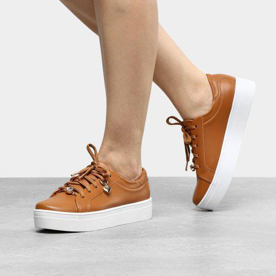 Moda Tênis Flatform Somoda com Pingente Feminino - Caramelo

