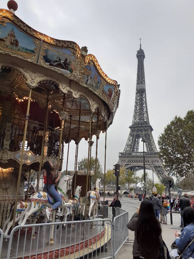 Place Torre Eiffel