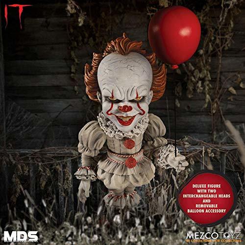 Places Mezco Toyz Figura Pennywise 15 cm. It