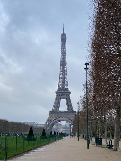 Place Torre Eiffel