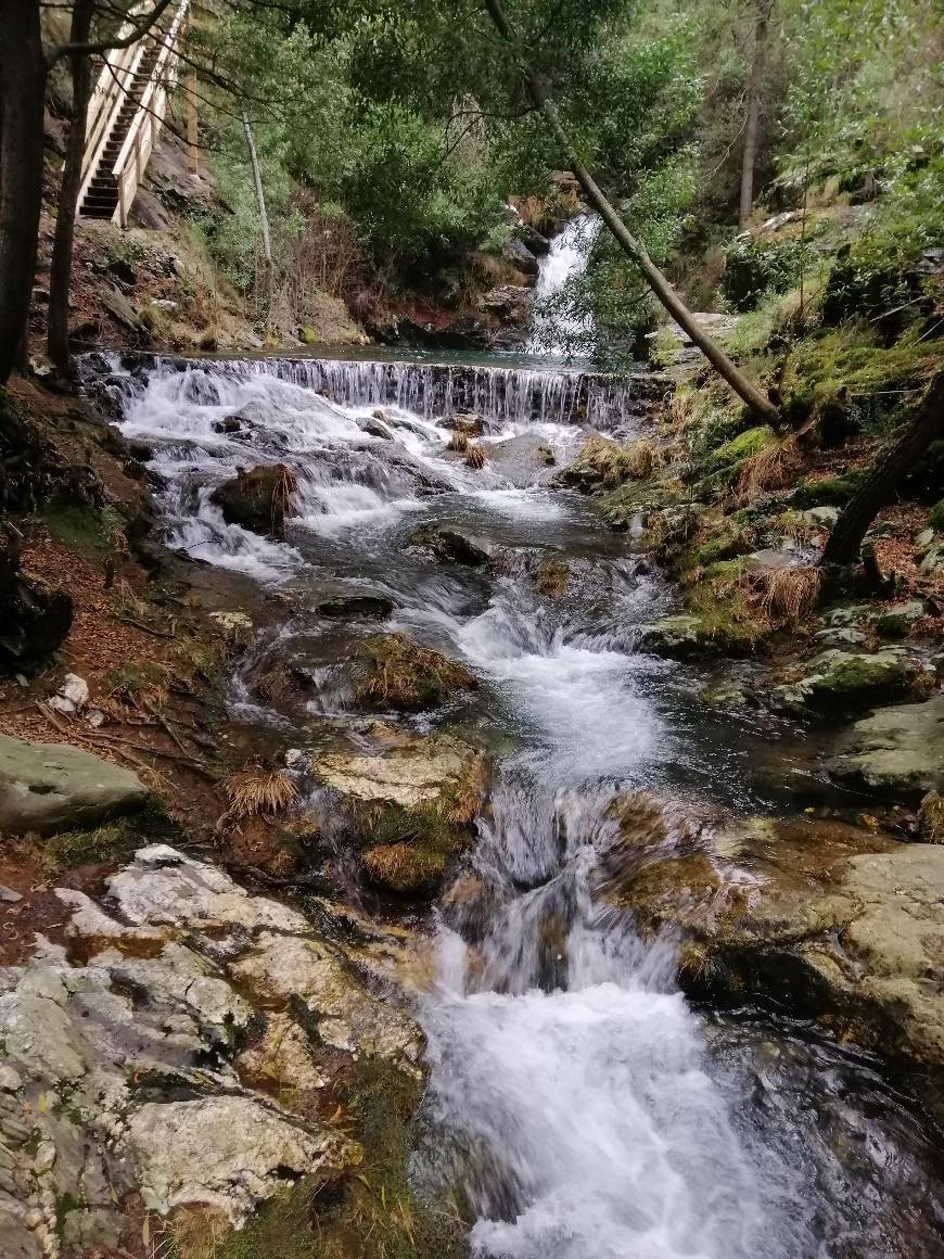 Lugar Quedas de agua de Paredes