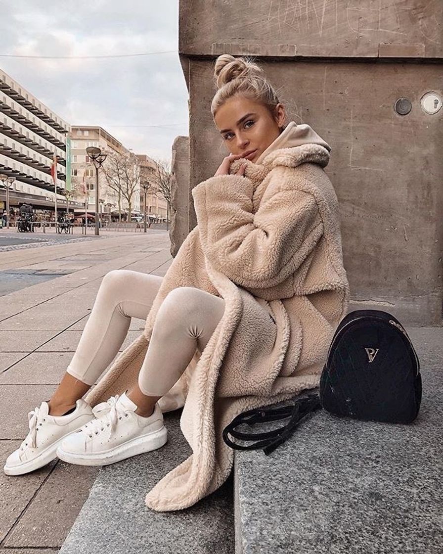 Social white furr