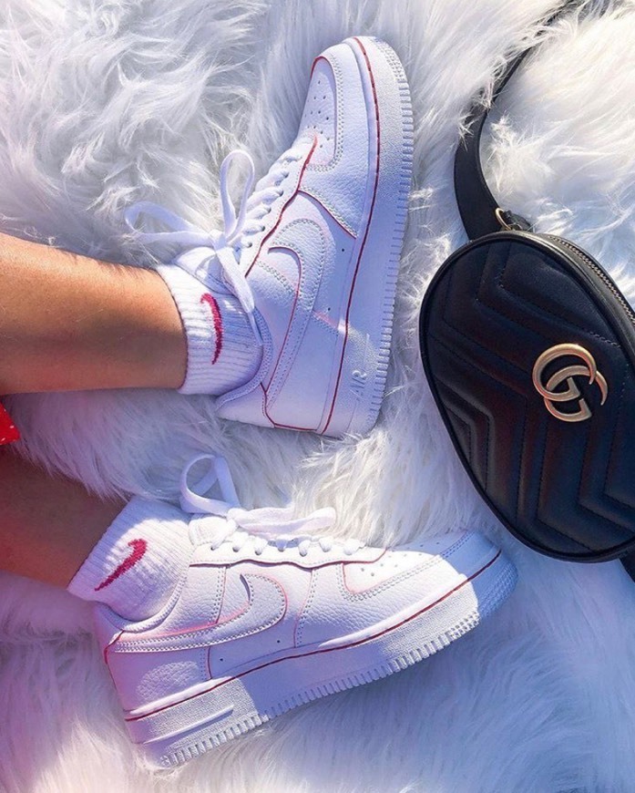 Social Nike Air Force 1