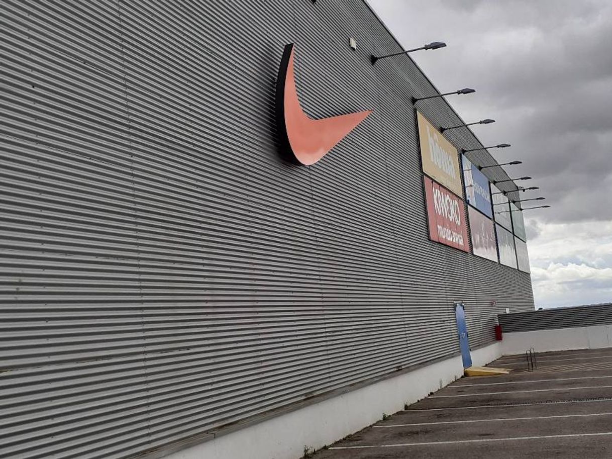 Lugar Nike Factory Store