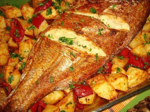 Pargo Assado com Batatas Coradas - Pinterest