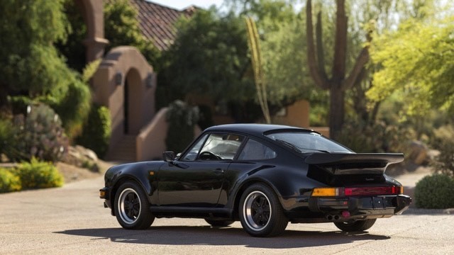 Social Porsche 911 Turbo 