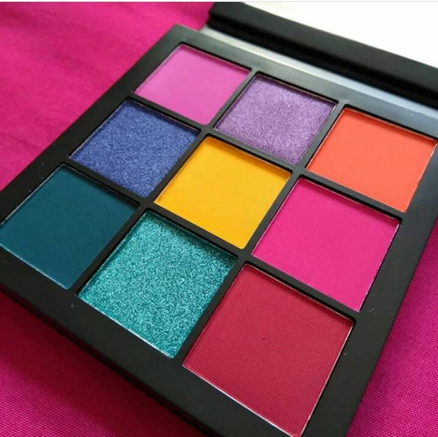 Productos 💛 Eletric Obsessions Eyeshadow Palette 💛 HUDA BEAUTY