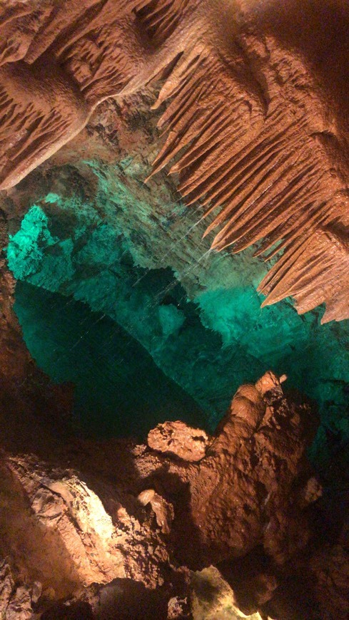 Lugar Grutas de Mira de Aire