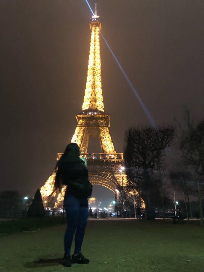 Place Torre Eiffel