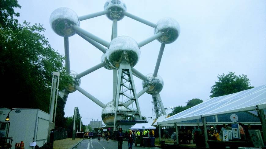 Lugar Atomium