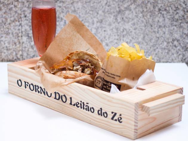 Restaurants O Forno do Leitão do Zé - Mercado Bom Sucesso