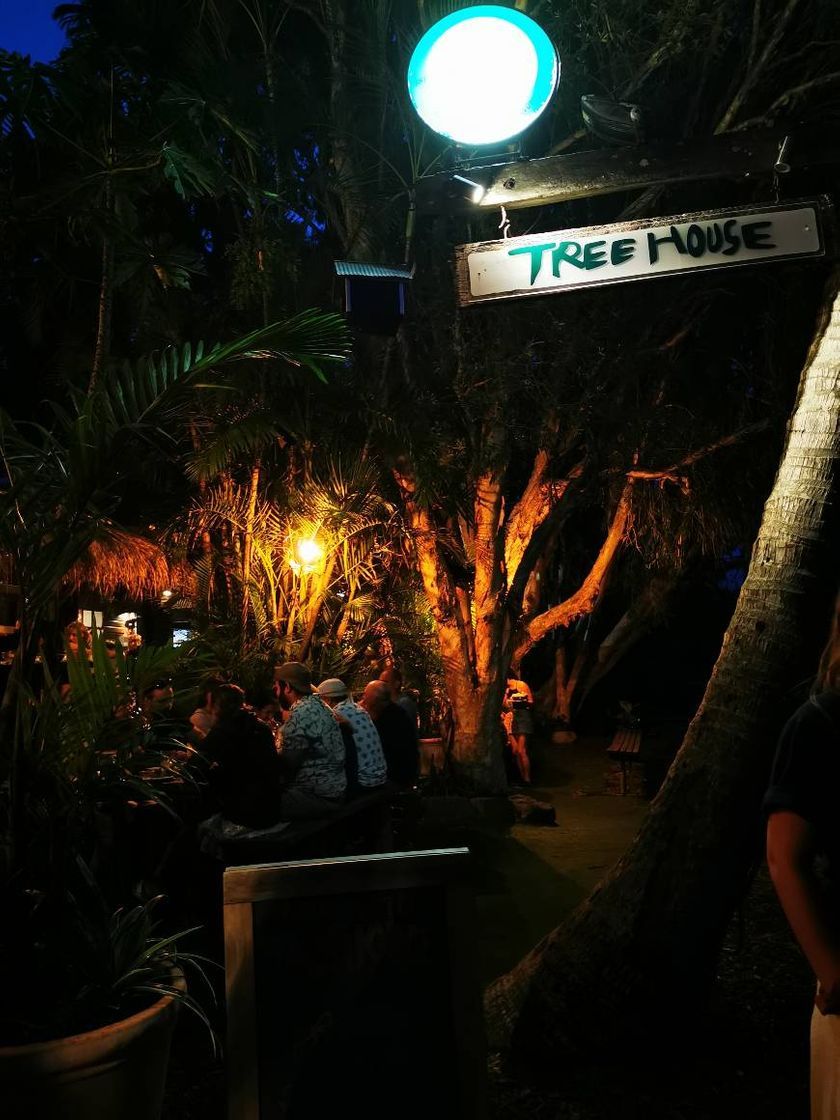 Restaurants Treehouse on Belongil.