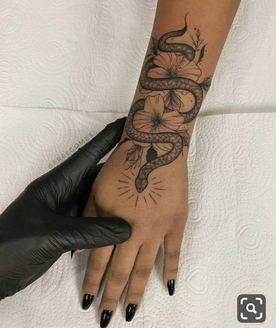 Fashion Snake tattoo on hand 🐍