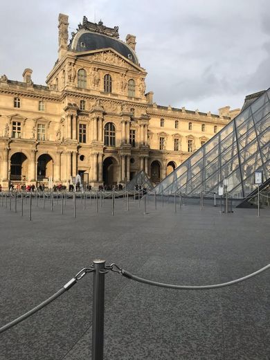 Museo del Louvre