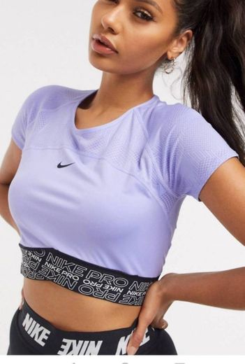 Camiseta corta violeta de Nike