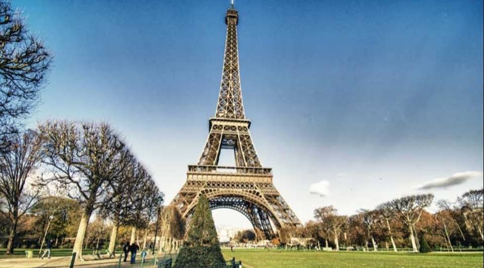 Place Torre Eiffel