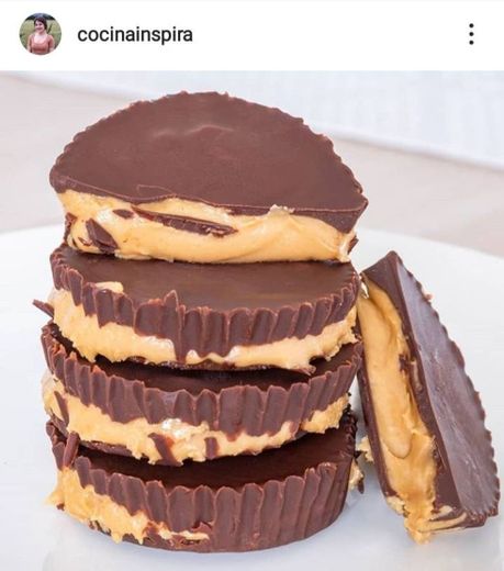 Copitas de chocolate y crema de cacahuate 