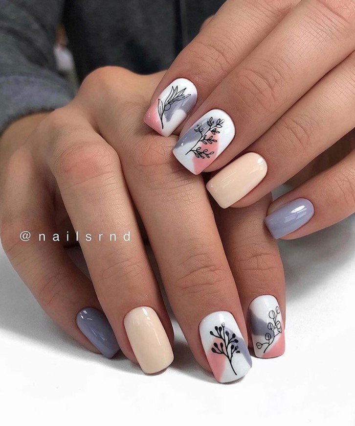 Moda UÑAS ESTAMPADO