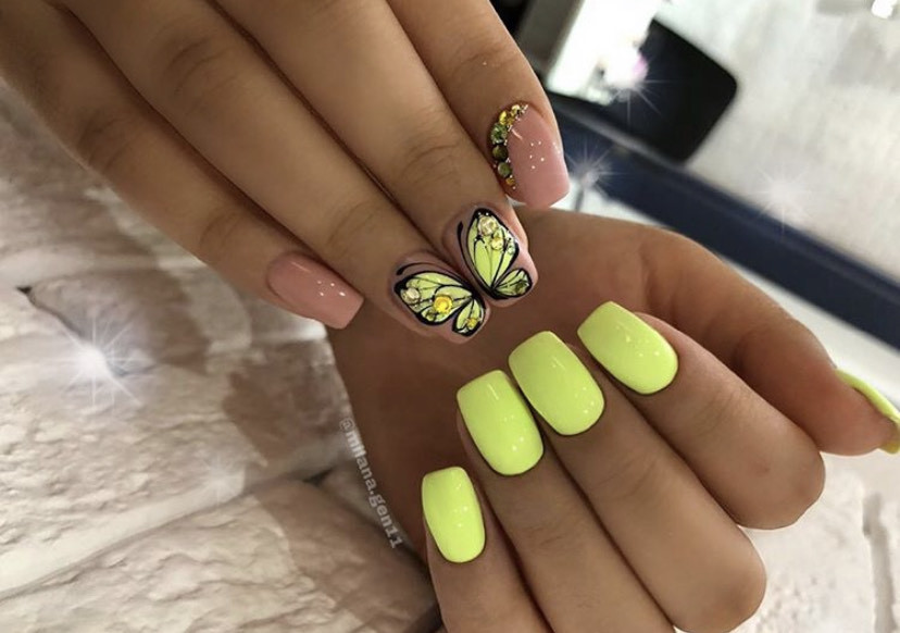 Moda UÑAS FOSFORITAS