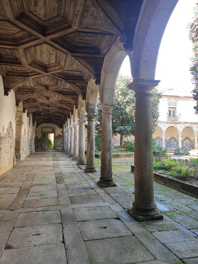 Place Monasterio de Tibães