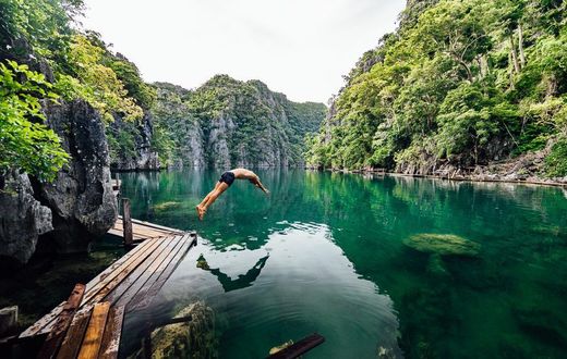 Kayangan Lake