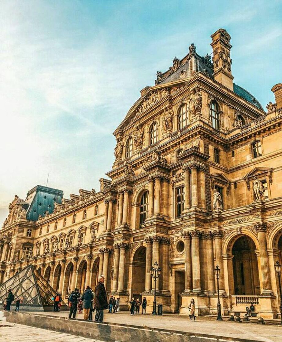 Place Museo del Louvre