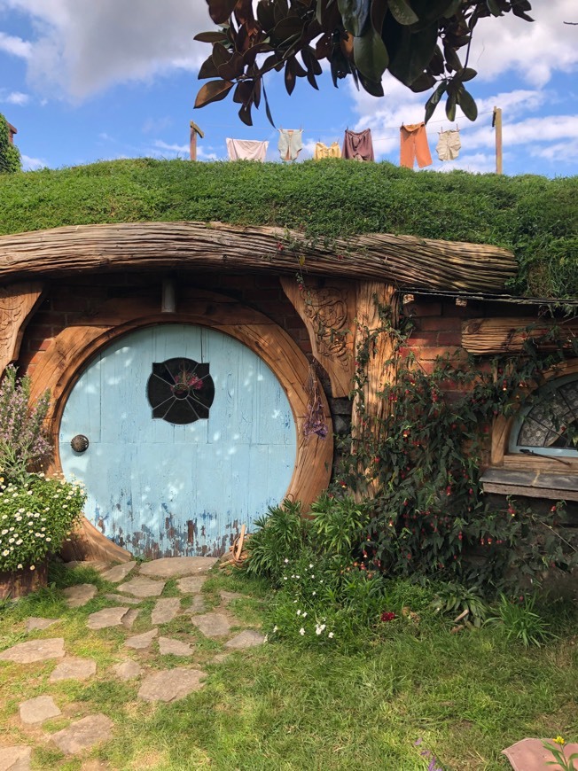 Place Hobbiton Village