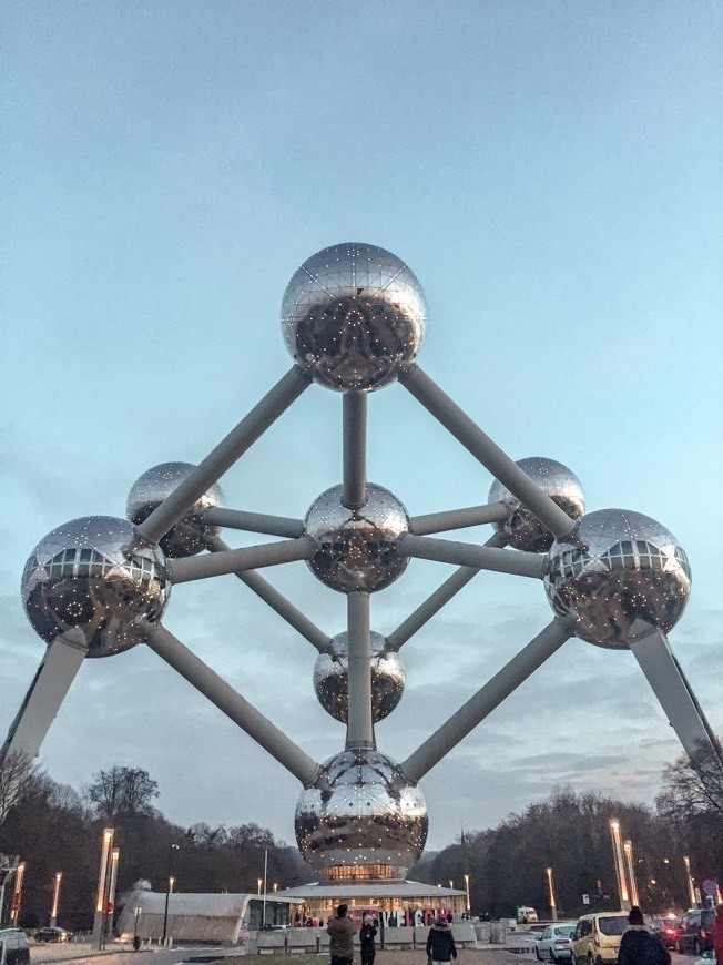 Lugar Atomium