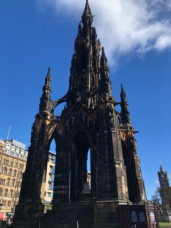 Place Scott Monument