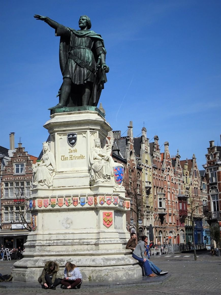 Place Vrijdagmarkt