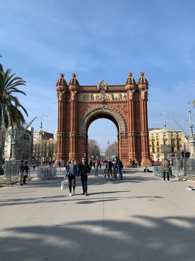 Place Arc de Triomf