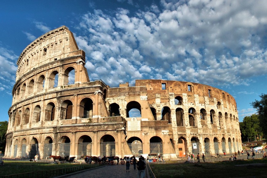 Lugar Coliseo de Roma