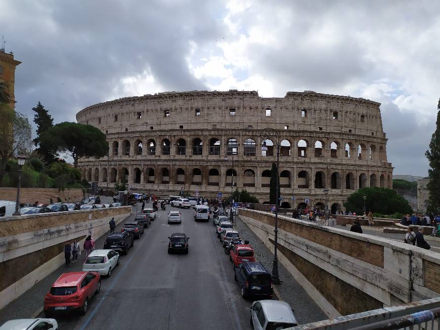 Lugar Coliseo de Roma