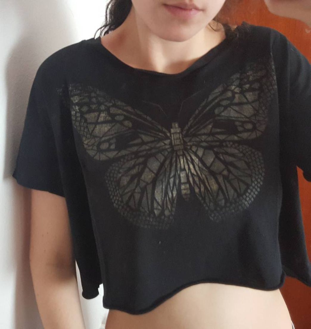 Fashion Crop top mariposa dorada. Talla M. 1€