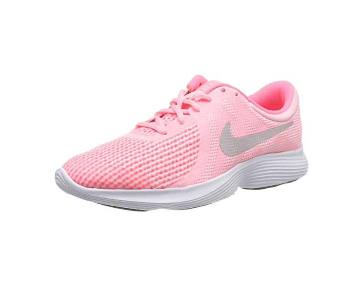 Social Nike Revolution 4