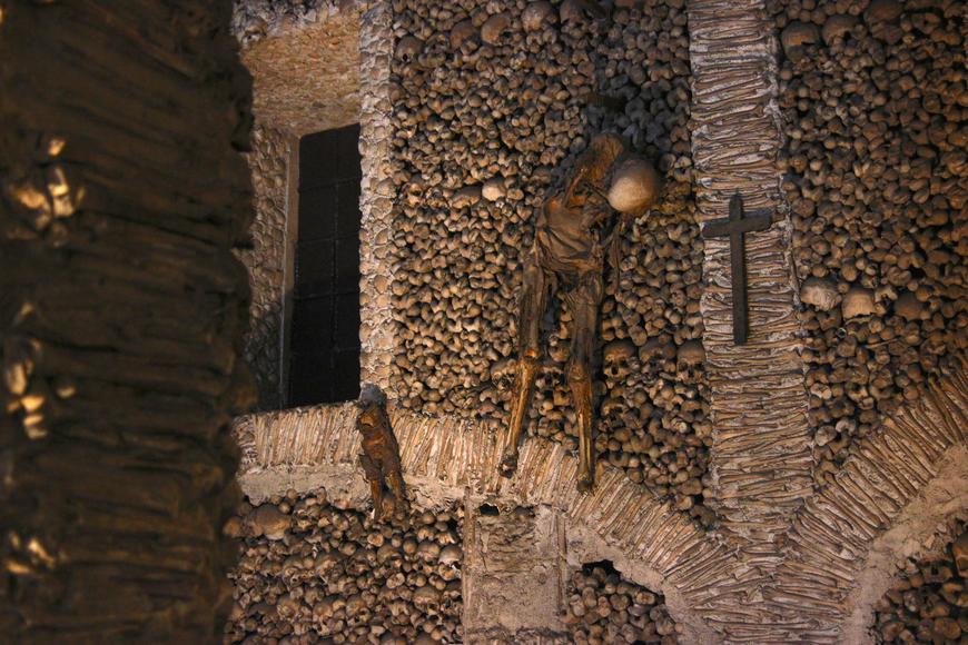 Lugar Capela dos Ossos