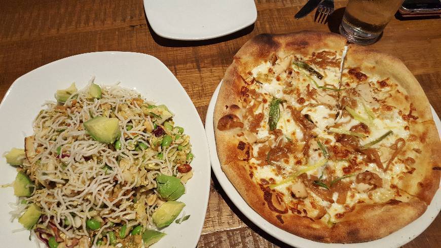 Restaurantes California Pizza Kitchen at Atlas Park