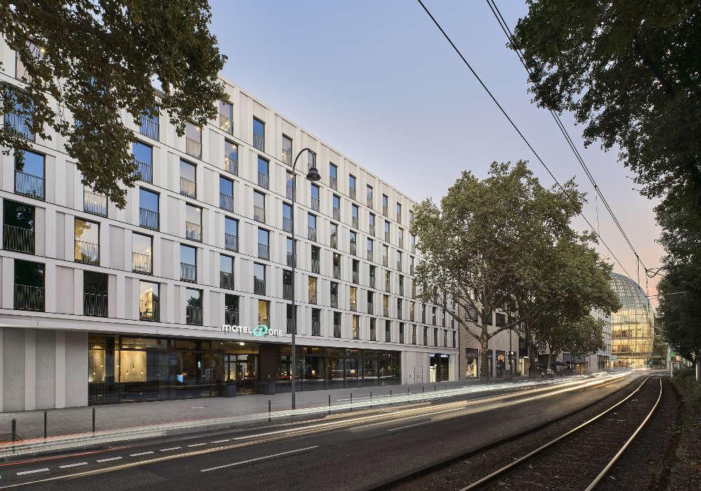 Motel One Cologne-Neumarkt