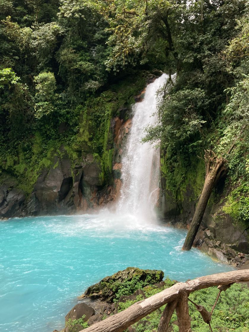 Lugar Rio Celeste y Los Teñideros