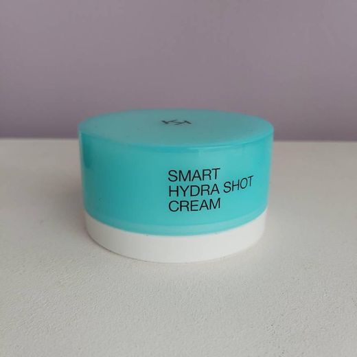 Kiko Creme fluido e hidratação rápida Smart Hydrashot Cream