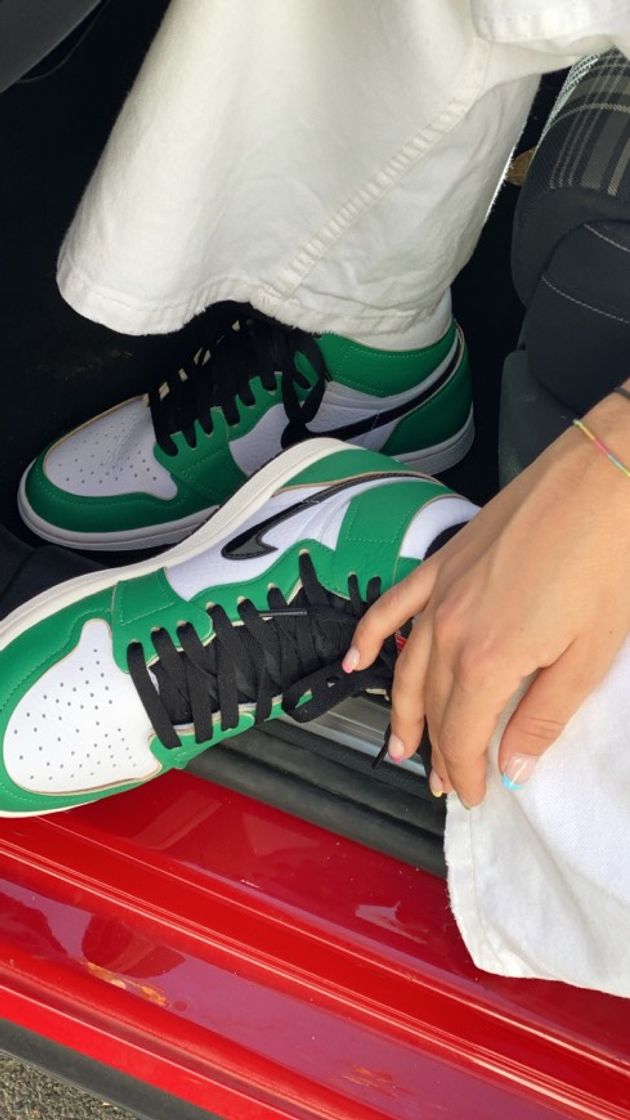 Product Jordan 1 Retro High Lucky Green